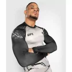 Venum UFC compression t-shirt (sand/black)3