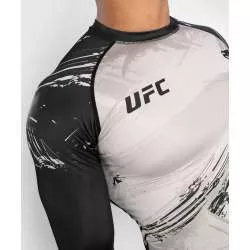 Venum UFC compression t-shirt (sand/black)8